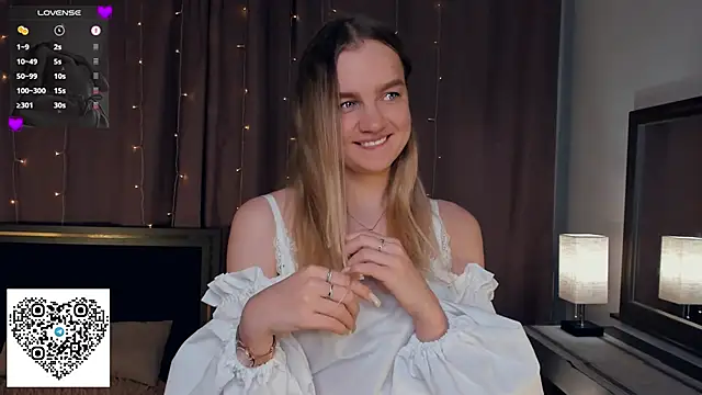 KerenFurguson online show from September 26, 7:43 pm