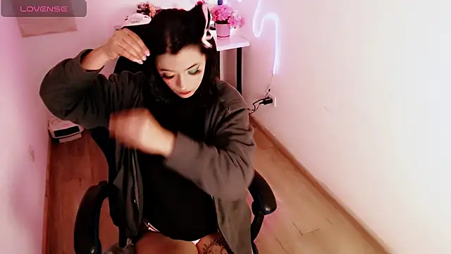 Lunyhose online show from March 10, 8:46 pm