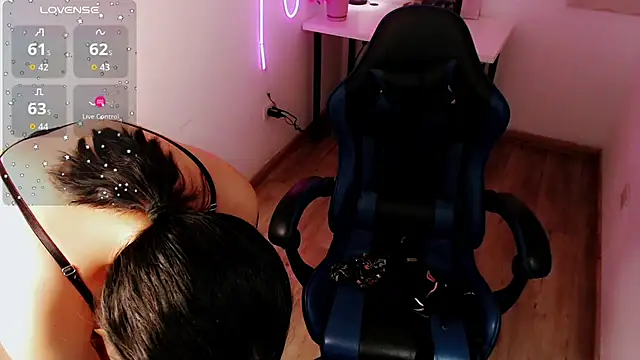 Lunyhose online show from April 15, 8:09 pm