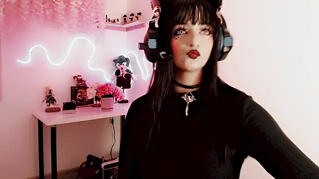 Lunyhose online show from January 7, 7:08 pm