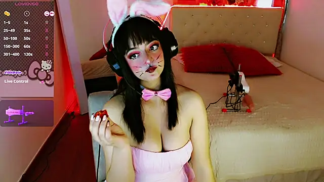 Lunyhose online show from October 31, 9:00 pm