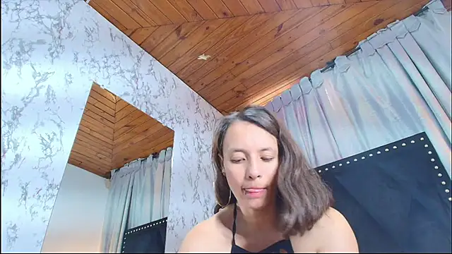 Snapshot of maraa_X chatting on July 13, 5:34 pm maraa X online show from July 13, 5:34 pm