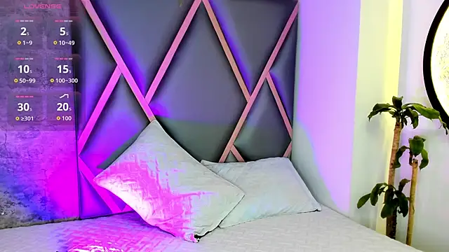 Miaa Rosse online show from November 11, 12:11 pm