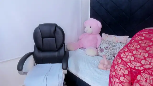 Snapshot of kate_lua chatting on December 17, 11:59 am kate lua online show from December 17, 11:59 am