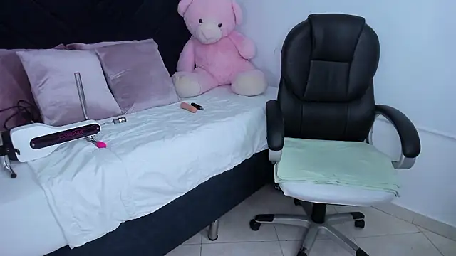 Snapshot of kate_lua chatting on February 28, 1:22 pm kate lua online show from February 28, 1:22 pm