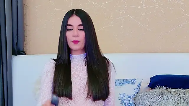 Snapshot of MiaDunoff chatting on November 9, 10:03 pm MiaDunoff online show from November 9, 10:03 pm