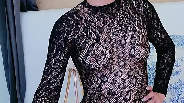 Snapshot of MiaDunoff chatting on November 5, 9:51 pm MiaDunoff online show from November 5, 9:51 pm