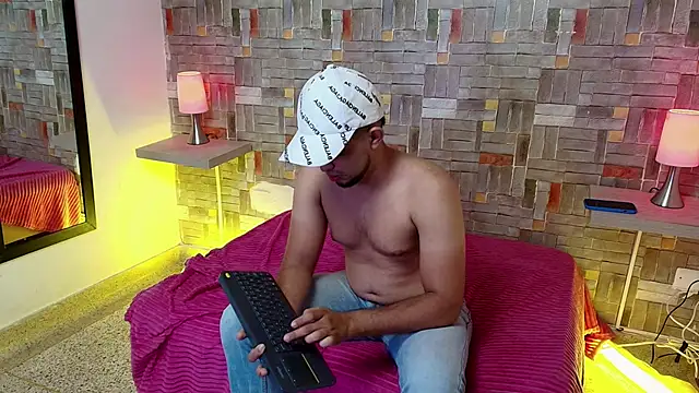 Snapshot of miiss__dulce chatting on October 4, 1:23 pm miiss dulce online show from October 4, 1:23 pm