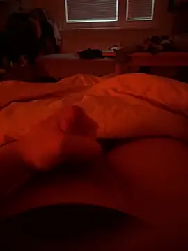 Youngyguy online show from December 17, 2:44 pm