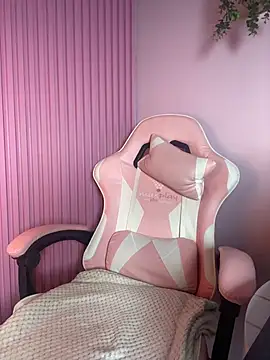 PrettyAshley  online show from April 3, 8:37 pm