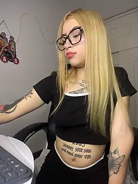 Snapshot of PrettyAshley_ chatting on June 30, 5:02 pm PrettyAshley online show from June 30, 5:02 pm