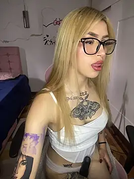 PrettyAshley  online show from June 2, 7:36 pm