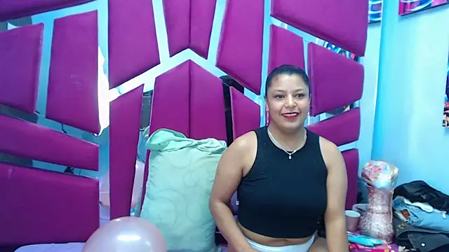 Carolina Suarez  online show from March 17, 2:25 am