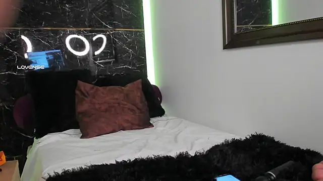 Snapshot of charlotte_line chatting on October 27, 6:31 pm charlotte line online show from October 27, 6:31 pm