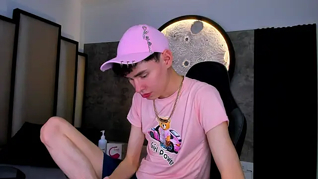 Snapshot of Deivid_oficial20 chatting on November 7, 7:51 pm Deivid oficial20 online show from November 7, 7:51 pm