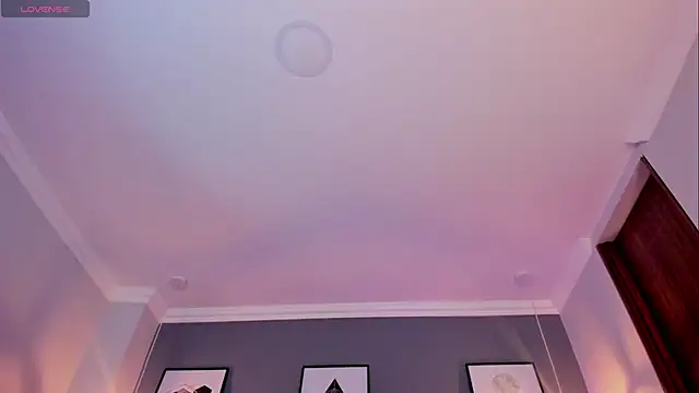 Snapshot of Nina_Ford chatting on January 6, 3:32 am Nina Ford online show from January 6, 3:32 am