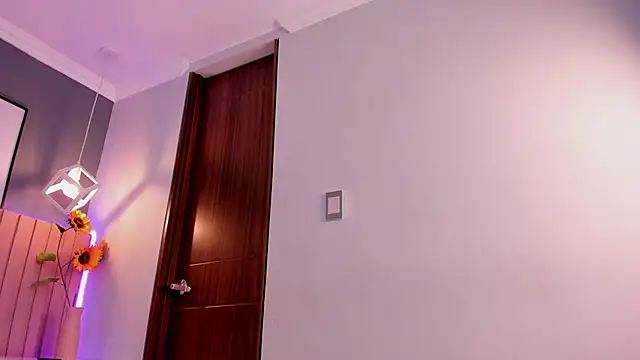 Nina Ford online show from October 28, 3:29 am