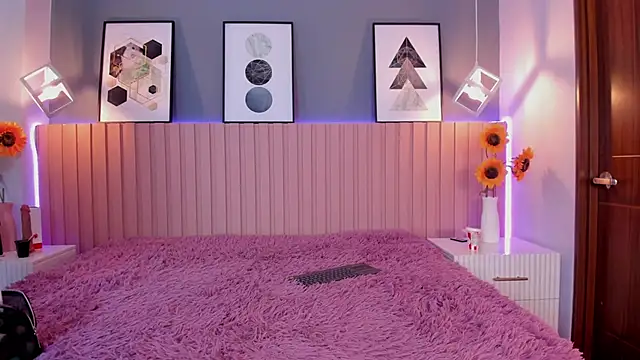 Nina Ford online show from March 13, 3:11 am