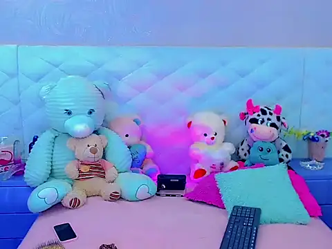 Snapshot of hanna_sweett34 chatting on September 20, 6:13 pm hanna sweett34 online show from September 20, 6:13 pm
