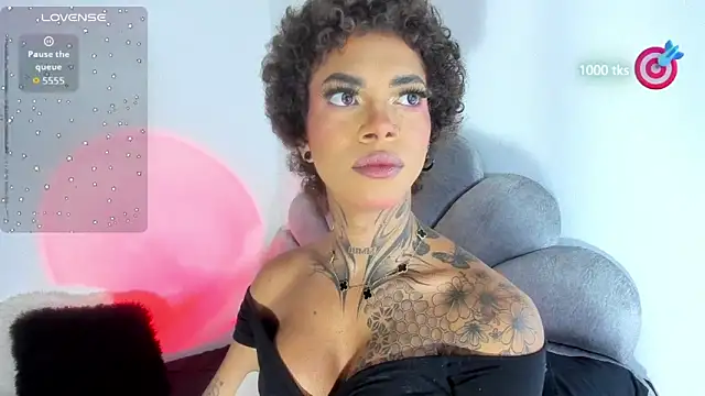 Snapshot of michell_danna chatting on December 3, 2:12 am michell danna online show from December 3, 2:12 am