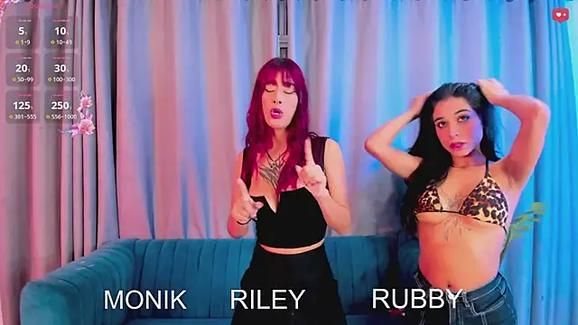 Evil Giirls online show from October 5, 1:51 am