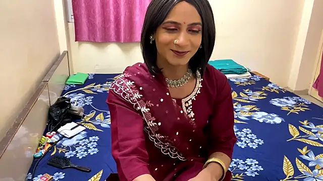 LuvLayla online show from October 28, 6:07 pm