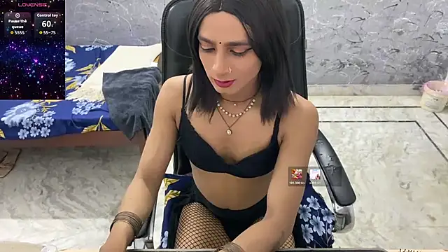 LuvLayla online show from July 21, 6:42 pm