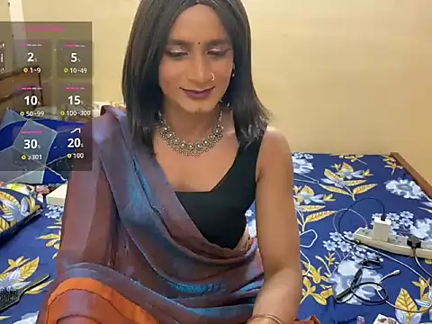 LuvLayla online show from April 10, 9:22 pm