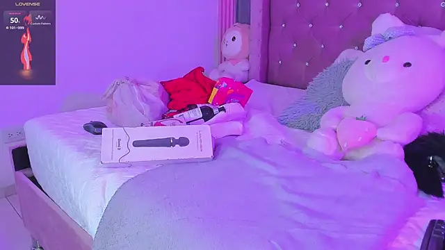 Nayla-Mouna online show from April 9, 7:42 pm