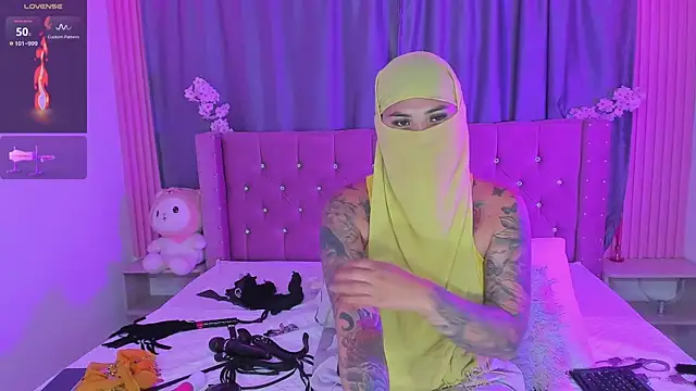 Nayla-Mouna online show from April 7, 7:21 am