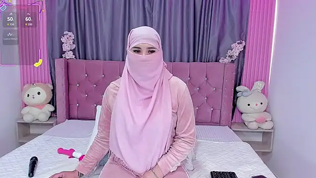 Nayla-Mouna online show from October 10, 7:47 pm