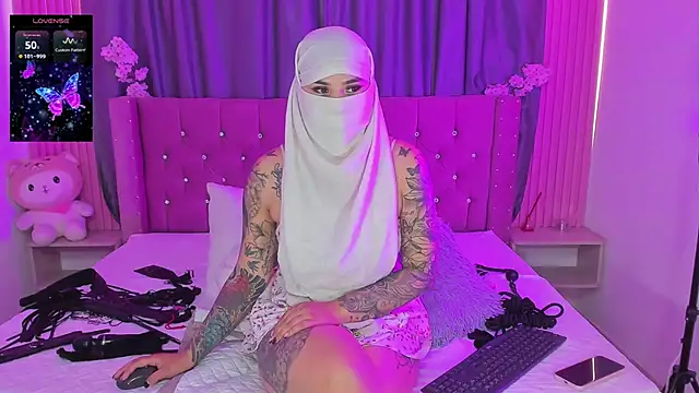 Nayla-Mouna online show from March 19, 8:31 pm