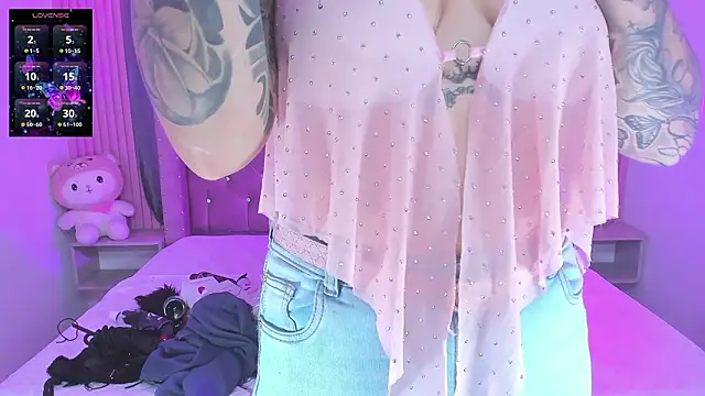 Nayla-Mouna online show from March 16, 8:00 pm