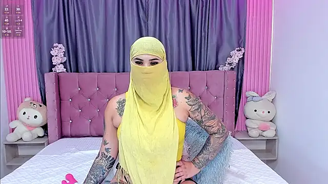 Nayla-Mouna online show from October 21, 7:46 pm