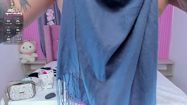 Nayla-Mouna online show from December 22, 11:54 am