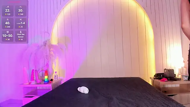 ALICESANDOVAL online show from April 4, 11:39 am