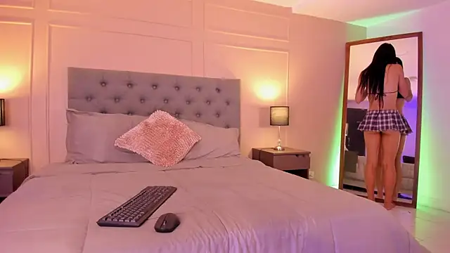 ALICESANDOVAL online show from September 11, 11:54 am