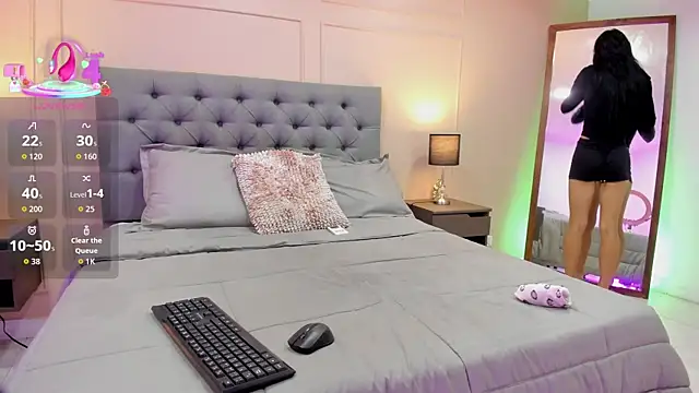 ALICESANDOVAL online show from October 2, 11:35 am