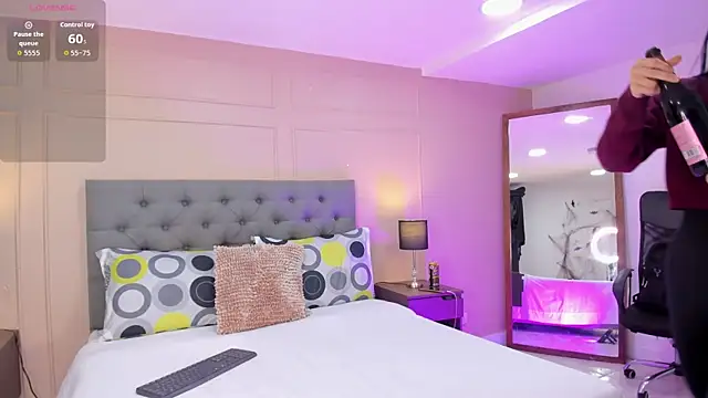 ALICESANDOVAL online show from November 30, 11:22 am