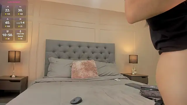 ALICESANDOVAL online show from October 27, 11:22 am