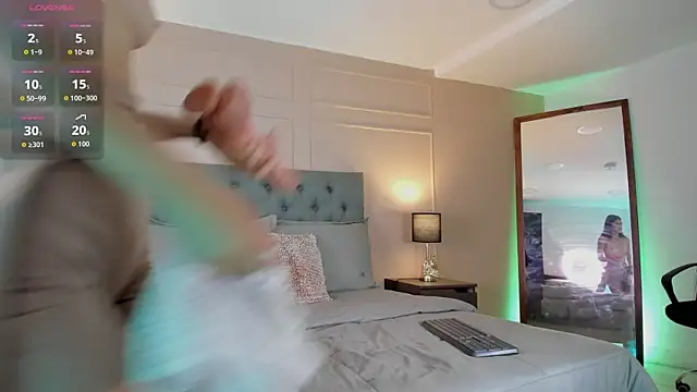 ALICESANDOVAL online show from October 30, 11:19 am