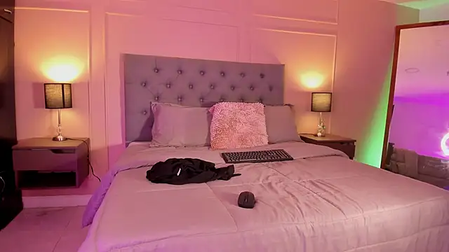 ALICESANDOVAL online show from September 27, 11:16 am