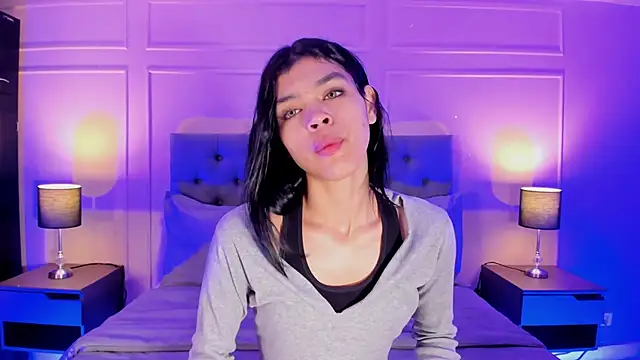 ALICESANDOVAL online show from November 15, 11:25 am