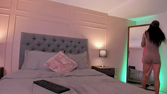 ALICESANDOVAL online show from September 20, 11:26 am