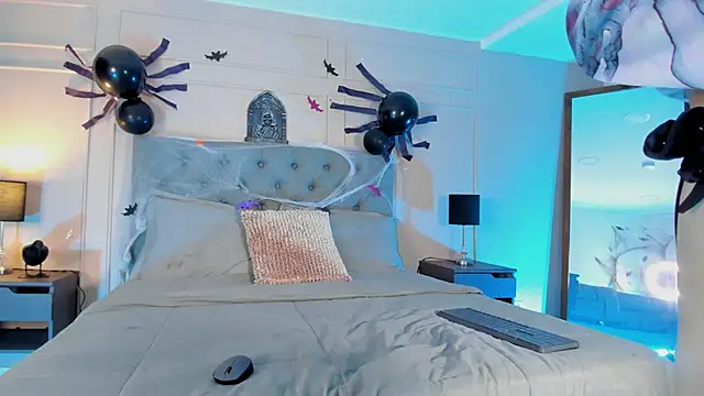 ALICESANDOVAL online show from November 10, 11:26 am