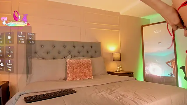 ALICESANDOVAL online show from October 8, 11:12 am