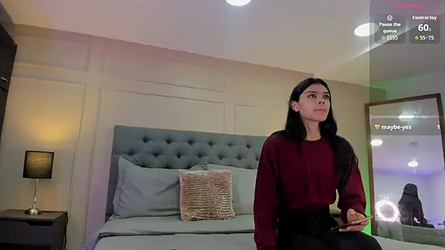 ALICESANDOVAL online show from October 12, 11:22 am