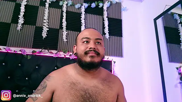  leda swan  online show from March 16, 1:04 pm