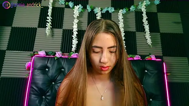  leda swan  online show from February 22, 2:08 pm