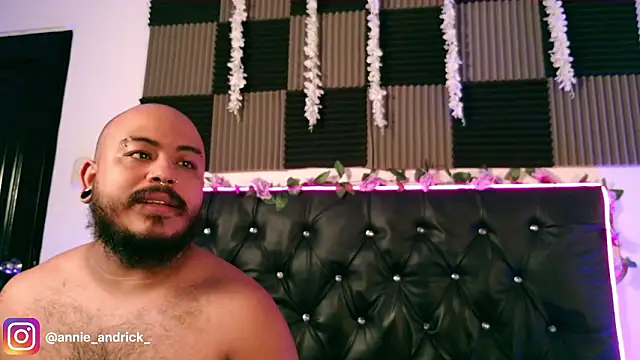  leda swan  online show from March 28, 12:06 pm